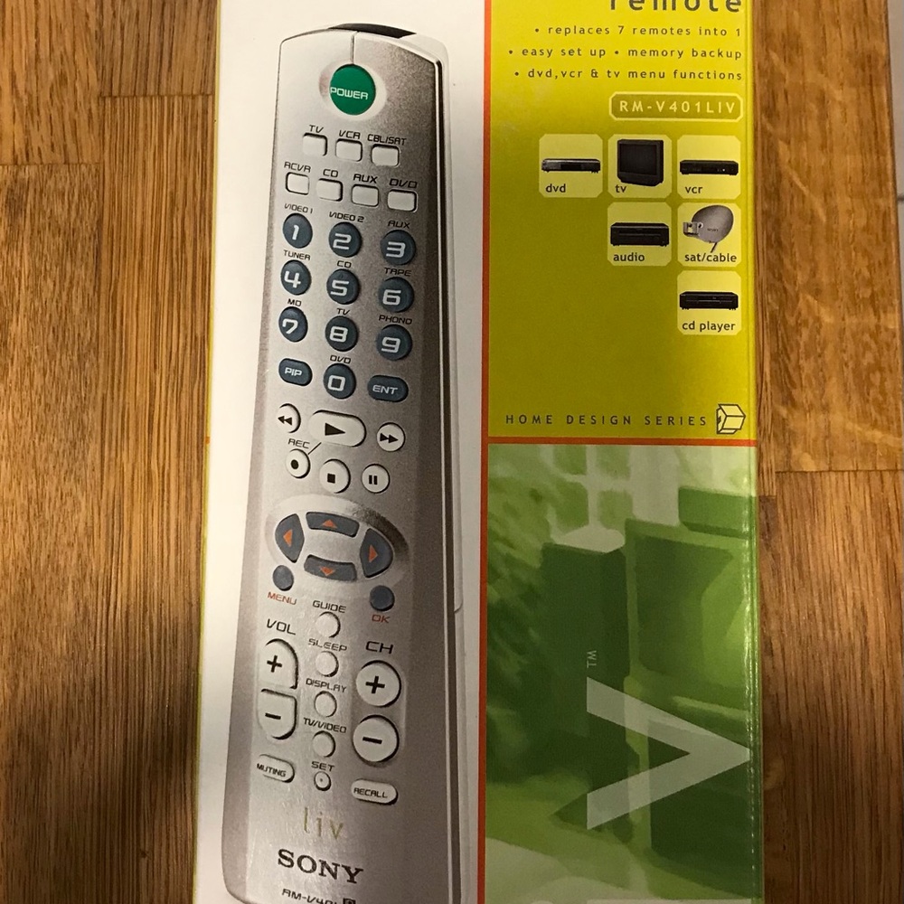 Sony RM-V40 1LIV Universal Remote